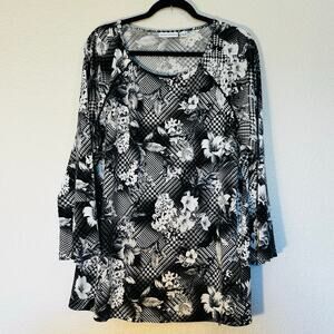 Susan Graver Black and White Floral Blouse 1X